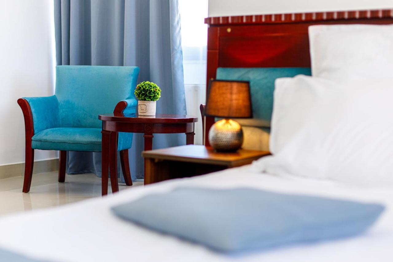 Lira Pacific Aparthotel Constanţa Extérieur photo