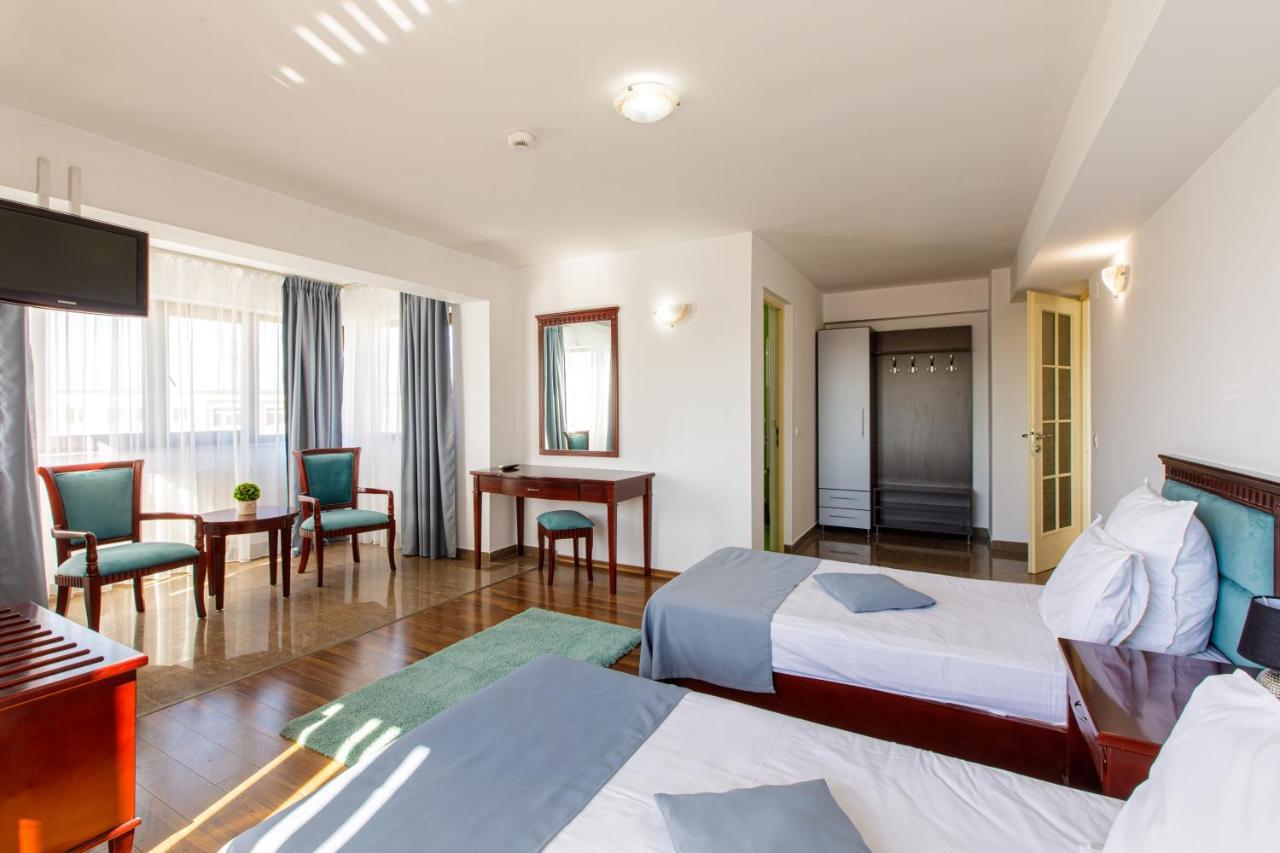 Lira Pacific Aparthotel Constanţa Extérieur photo