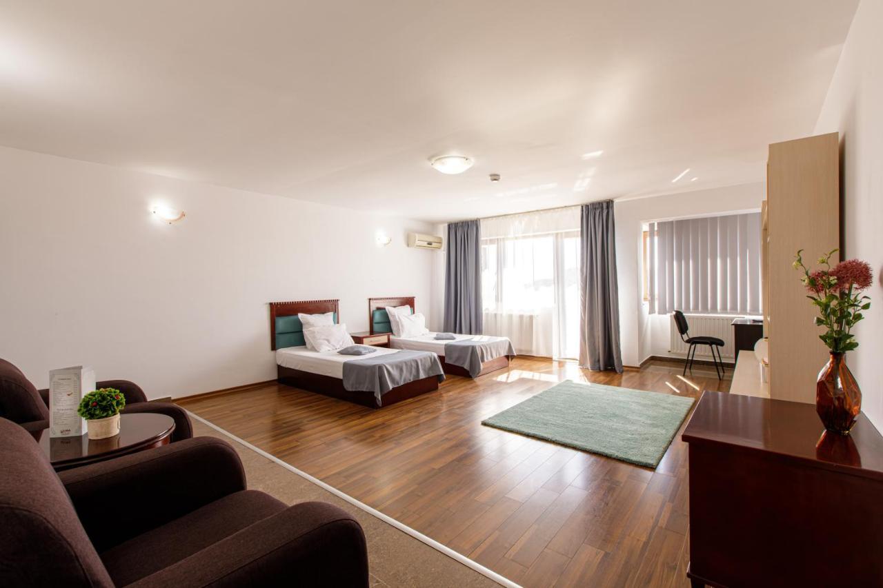 Lira Pacific Aparthotel Constanţa Extérieur photo
